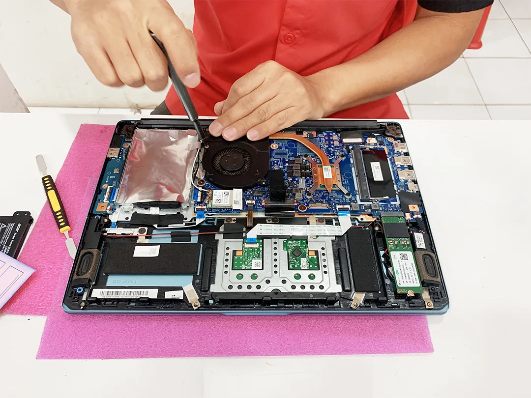 SERVICE LAPTOP TERPERCAYA DI CIBUBUR – SOLUSI AMAN DAN BERGARANSI DI AZZAHRA COMPUTER