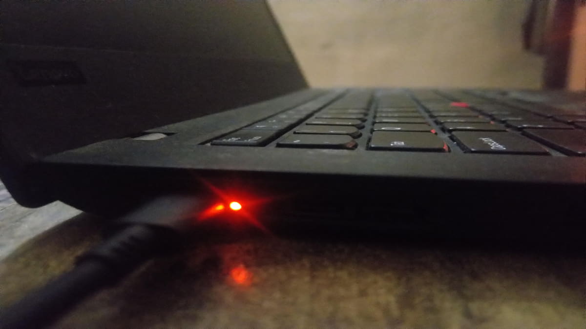 Kenapa Laptop Tidak Bisa Menyala Padahal Charger Terpasang? Ini Penyebab dan Solusinya