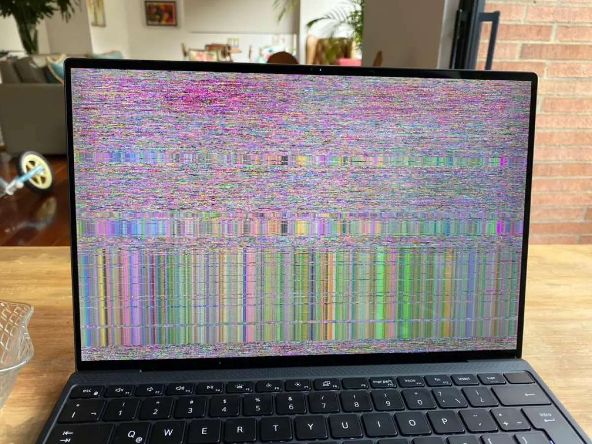BEBERAPA KERUSAKAN KERUSAKAN YANG SERING TERJADI PADA LAPTOP DAN SOLUSINYA